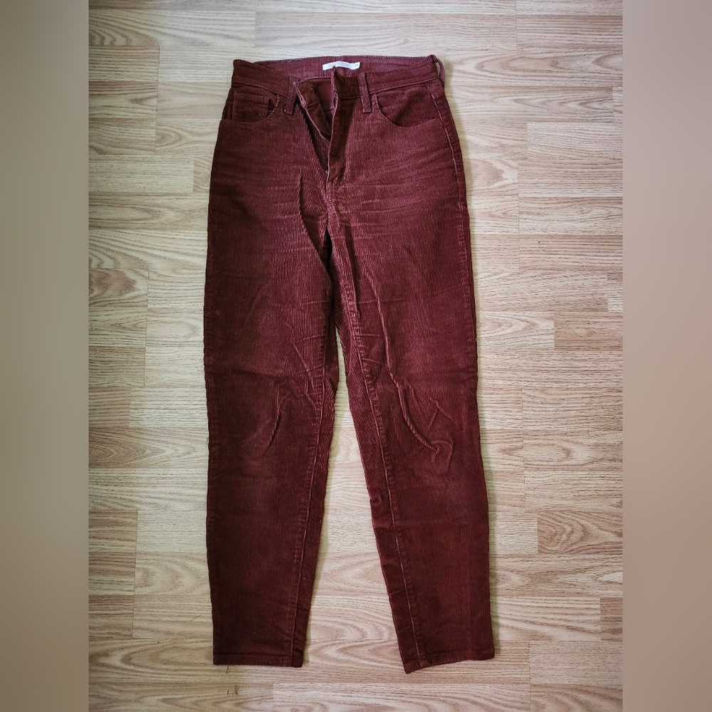Levi's Brown Skinny Jeans with Classic Style